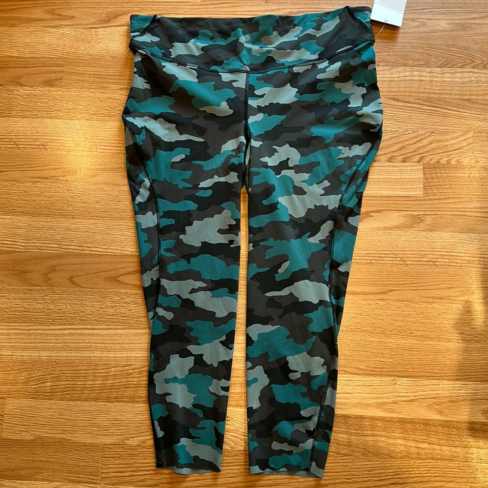Lululemon base pace HR tight 25’